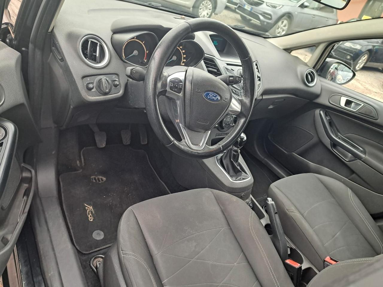 Ford Fiesta 1.5 TDCi 75CV 5 porte Titanium-neopatentati