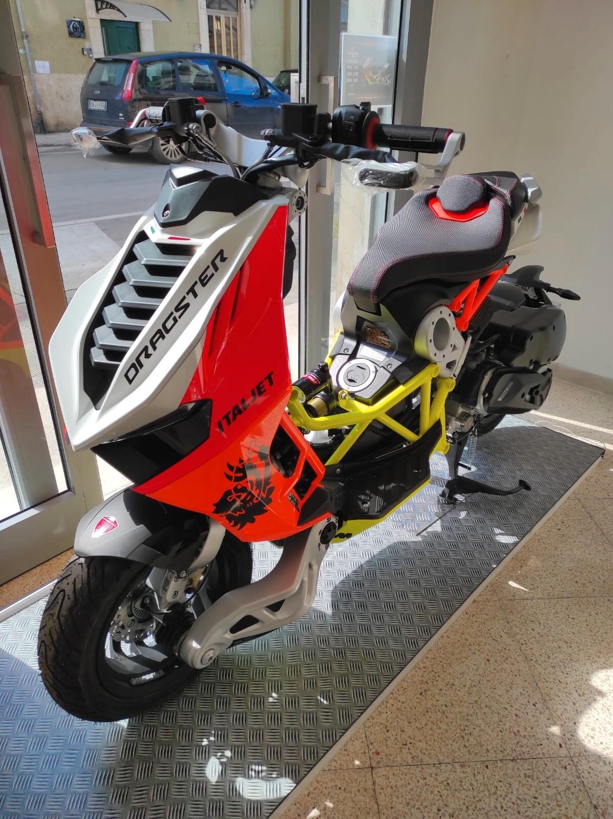 ITALJET DRAGSTER 200 KIT MALOSSI + AKRAPOVIC OMAGGIO