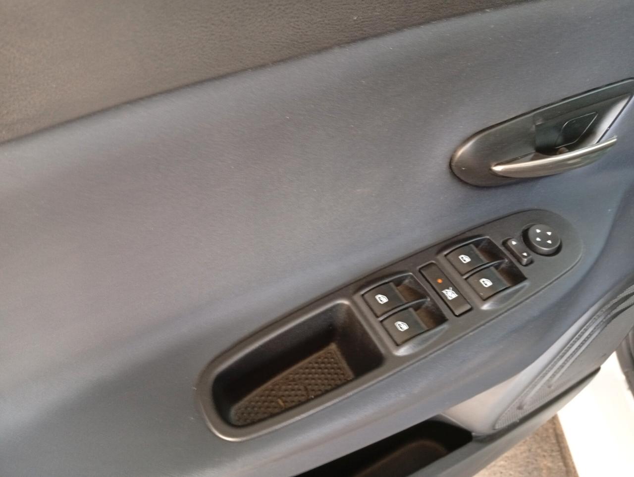 Lancia Ypsilon 1.2 69 CV 5 porte Platinum
