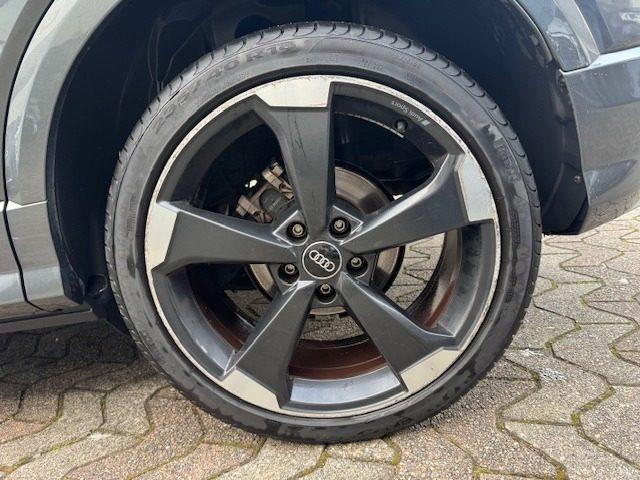 AUDI Q2 1.4 TFSI COD S tronic S-LINE