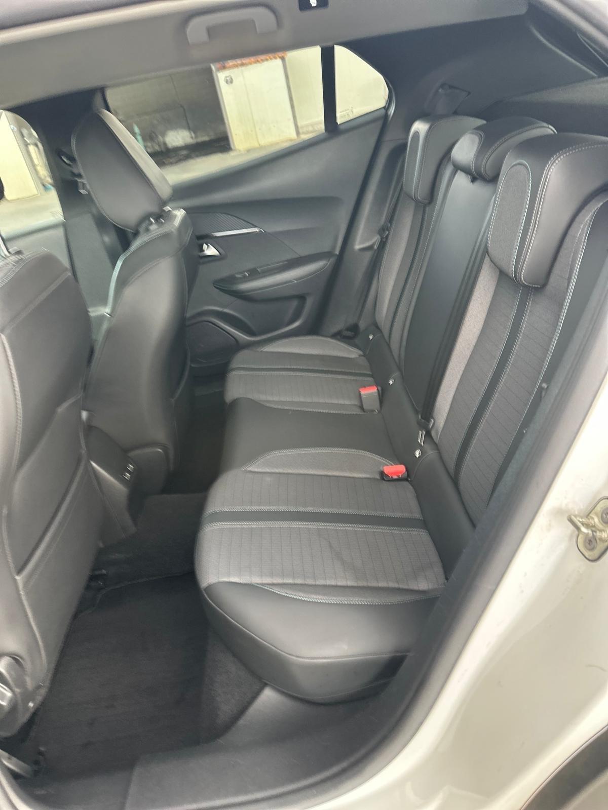 Peugeot 2008 BlueHDi 130 S&S EAT8 GT Pack