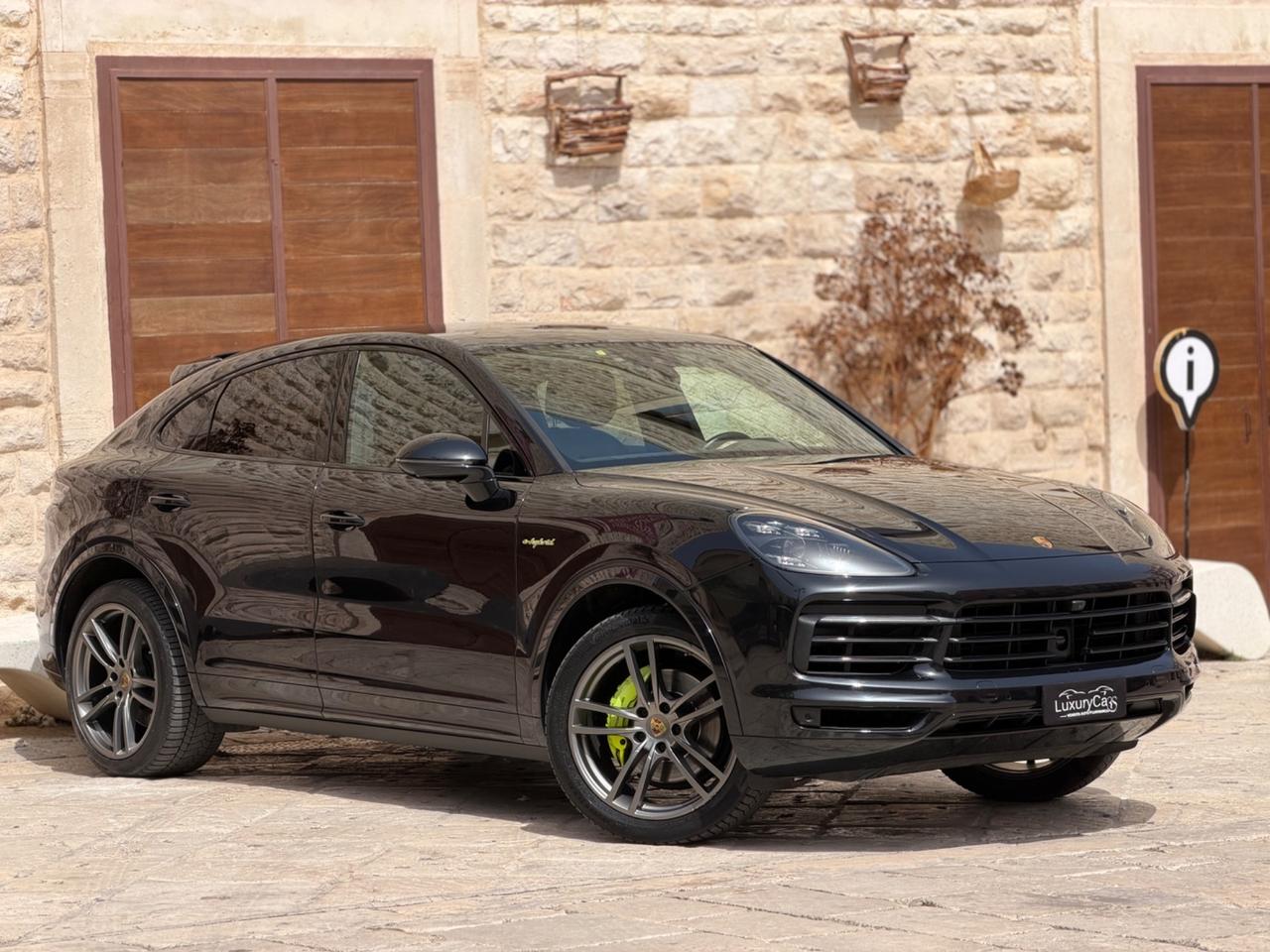 Porsche Cayenne COUPE 3.0 V6 462 CV E-HYBRID