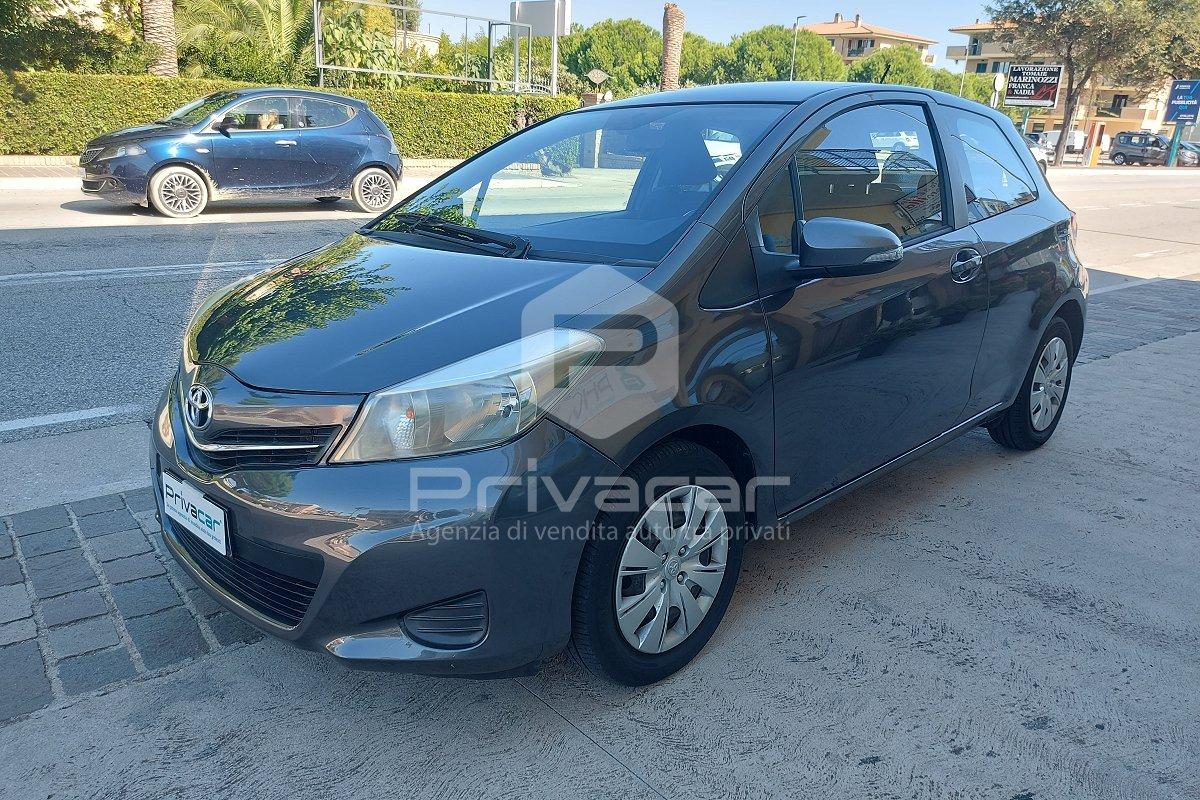TOYOTA Yaris 1.0 3 porte Active