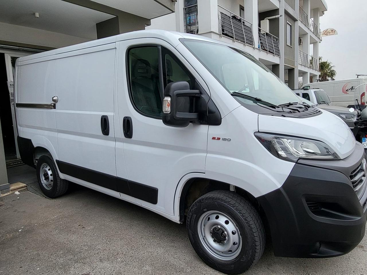 FIAT DUCATO 30 2.3 MJET 120CV AUTOCARRO CON 3 POSTI ANTERIORI ANNO 09/2020 KM 42000