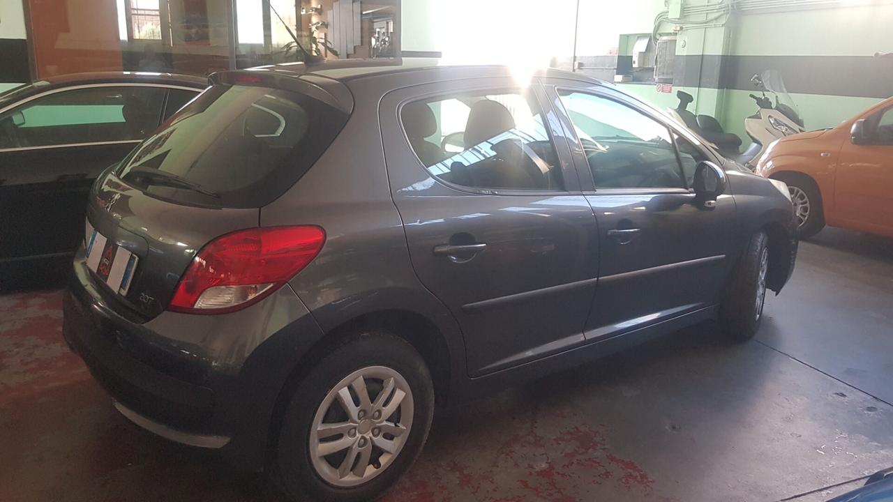 Peugeot 207 1.4 EURO 5 OK NEOPATENTATI!!!