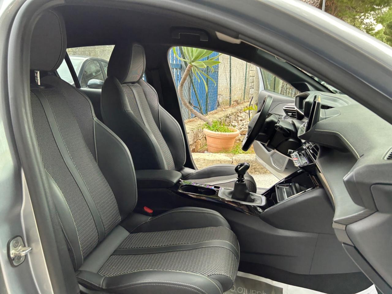 Peugeot 208 100 Stop&Start GT LINE