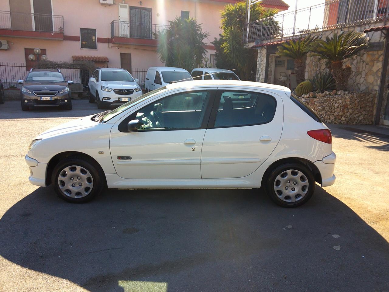 Peugeot 206 1.1 5 P FULL OPTIONAL Sweet Years