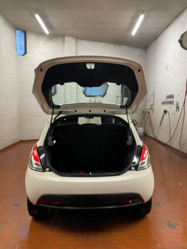 LANCIA Ypsilon 1.2 69 CV 5 porte Elefantino