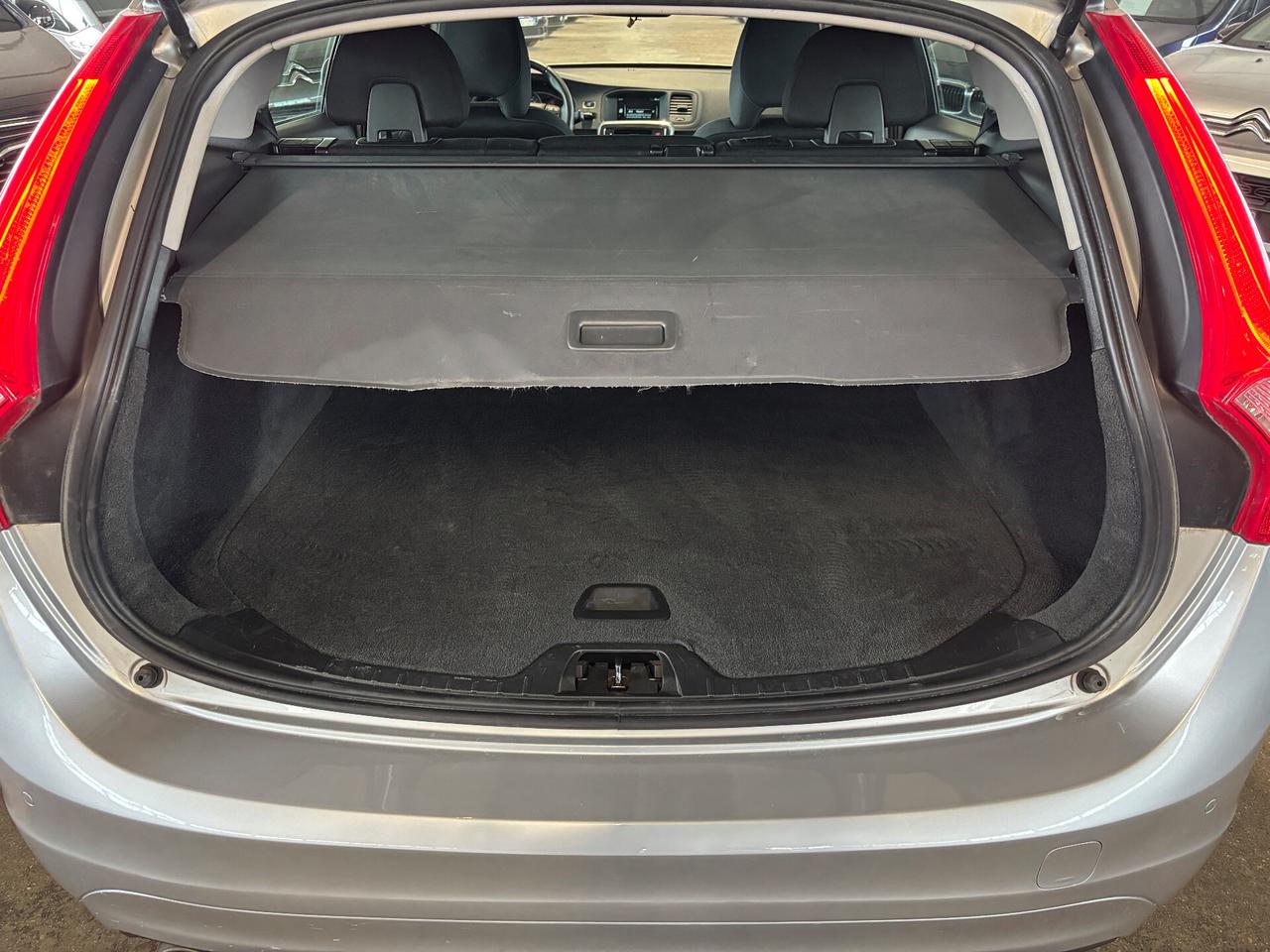 Volvo V60 1.6 84kw 115cv Momentum NEOPATENTATO