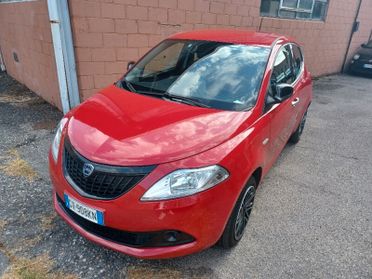 Lancia Ypsilon 1.0 firefly hybrid Gold s&s 70cv 5p.ti