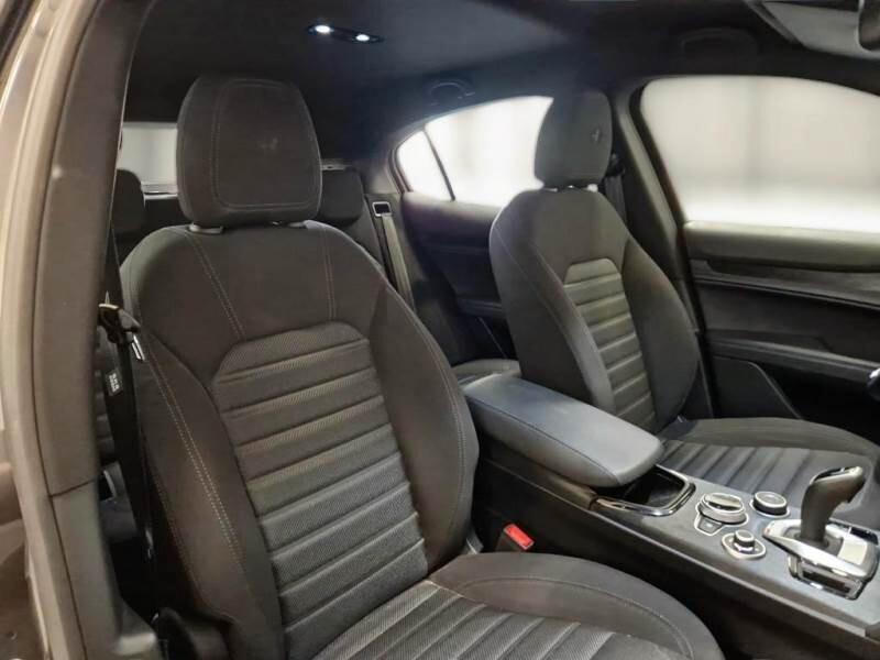 Alfa Romeo Stelvio 2.2 160CV SUPER MY23 SENZA VINCOLI FINANZIARI • UNIPRO' IVA ESPOSTA GARANZIA 12M