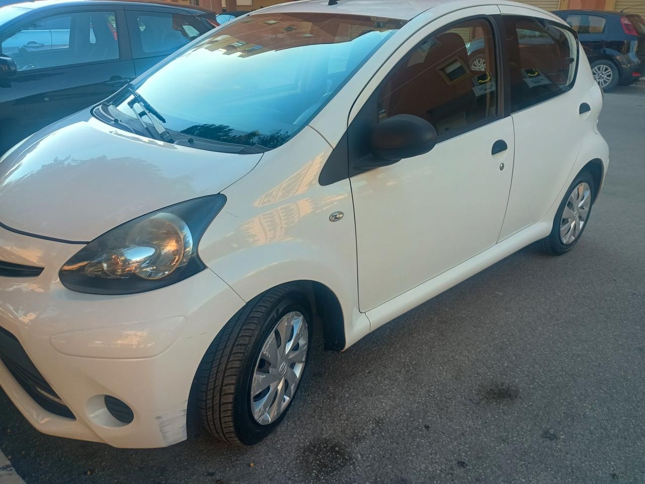 Toyota Aygo 1.0 12V VVT-i 5 porte Active Connect