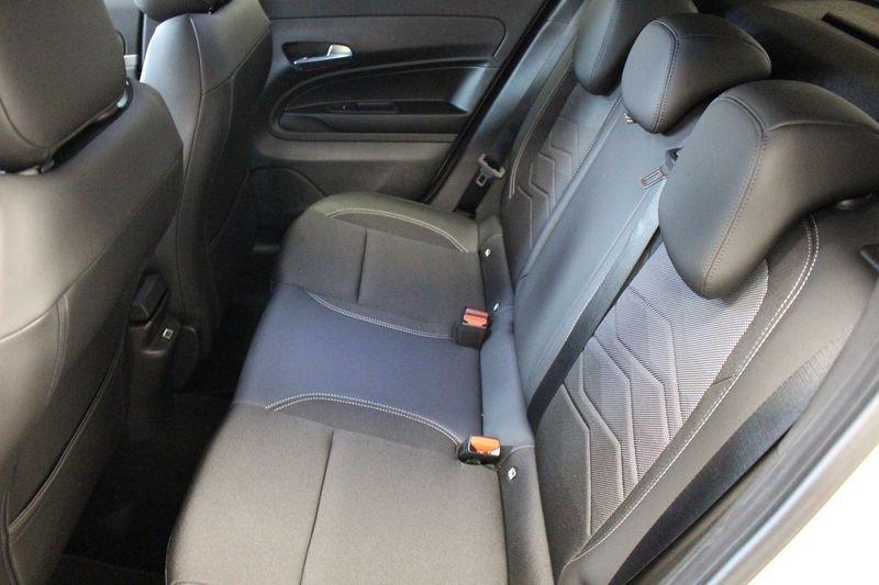 Jeep Avenger 1.2 Turbo 110 CV MHEV Summit