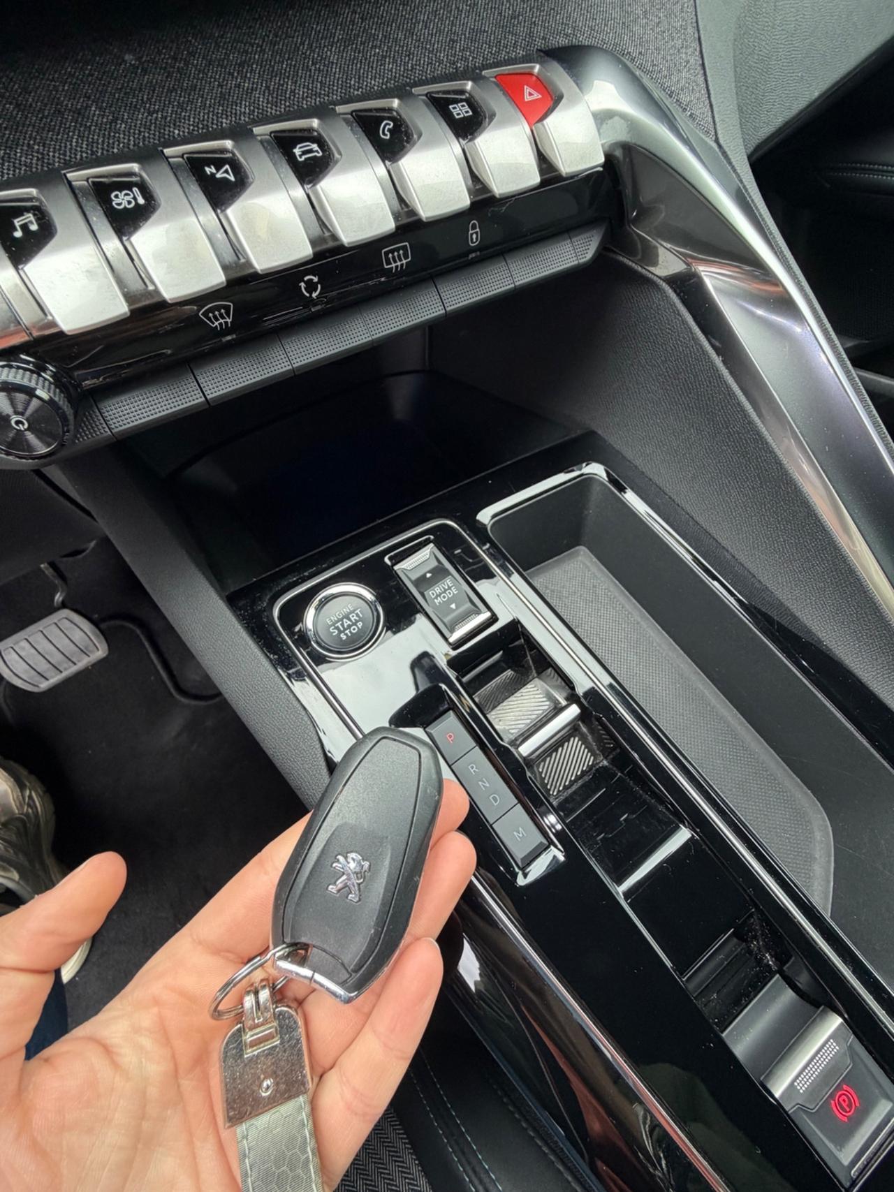 Peugeot 3008 BlueHDi 130 S&S EAT8 Allure