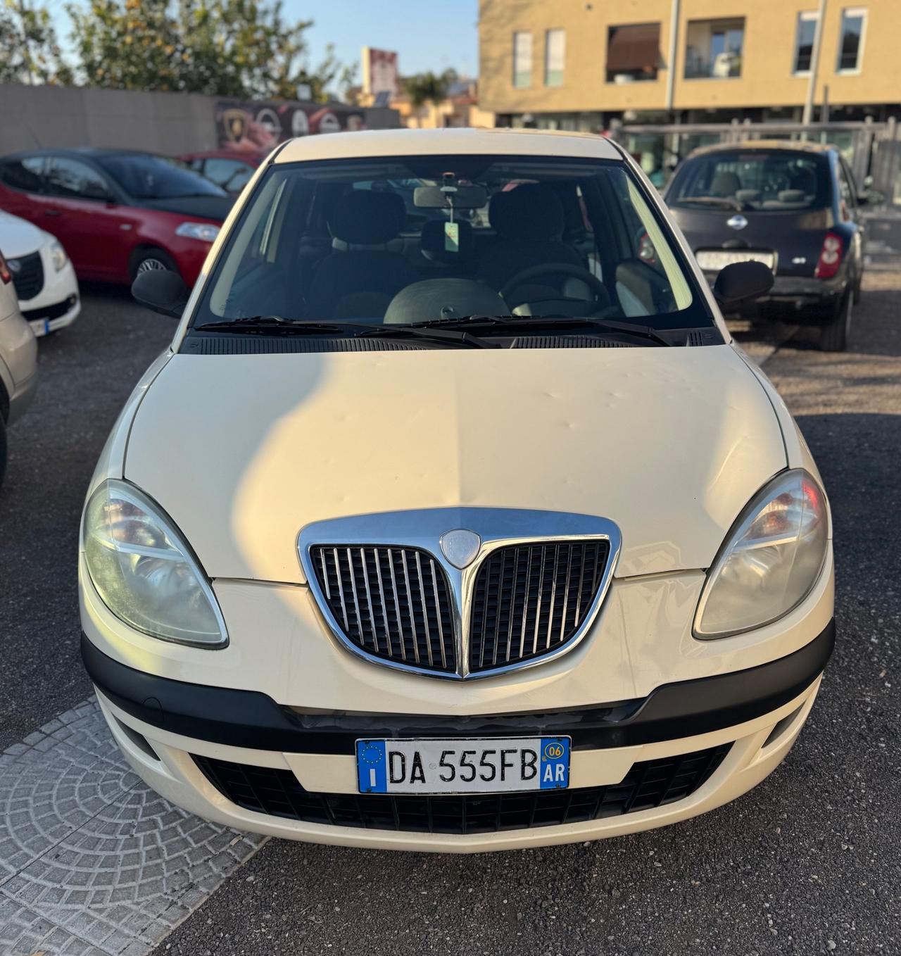 Lancia Ypsilon 1.2 Oro Giallo Gpl