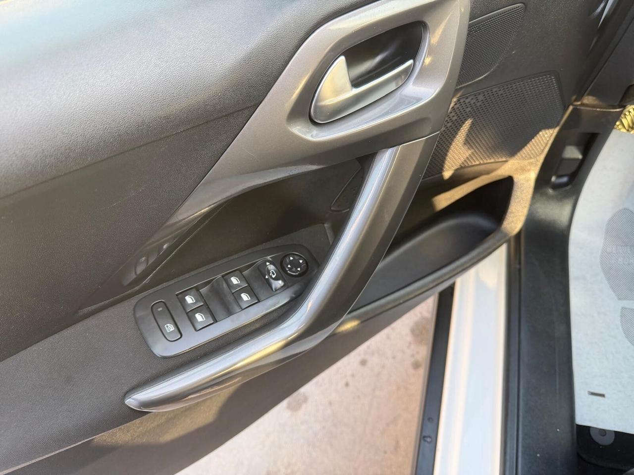 Peugeot 2008 1.6 BlueHDi 100 Active pack