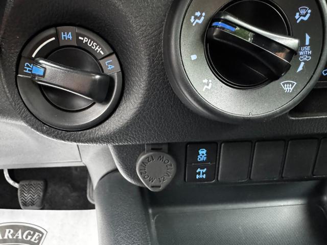 TOYOTA Hilux 2.4 D-4D 4WD 2 porte Single Cab Comfort