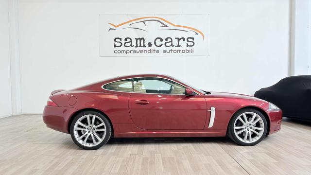 JAGUAR XKR 4.2 V8 Coupé