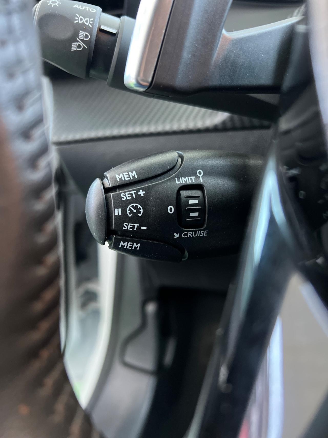 Peugeot 208 PureTech 100 EAT8 5 porte Allure UNICO PROPRIETARIO