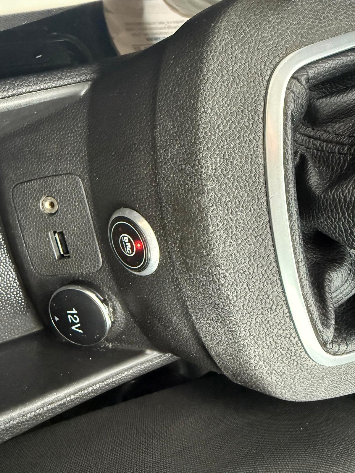 Ford Fiesta 1.4 5 porte Benz- GPL