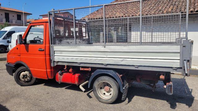 IVECO Daily 30.8 2.5 Diesel Ribaltabile Trilaterale sovraspond