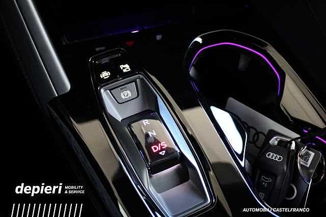 Audi Q5 TDi S tronic quattro Launch edition one mHEV+