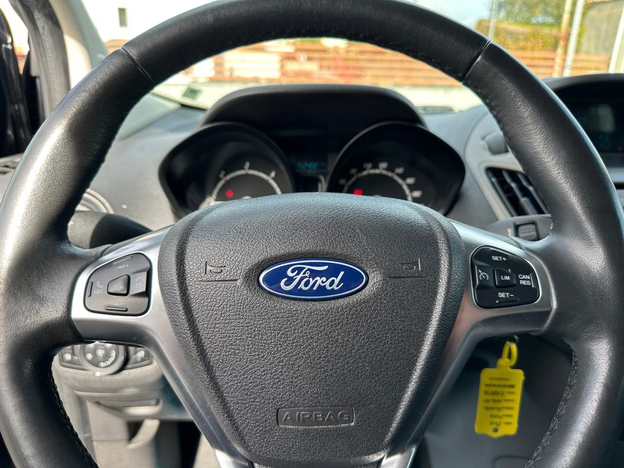 Ford Tourneo Courier 1.5 TDCI 75 CV Titanium