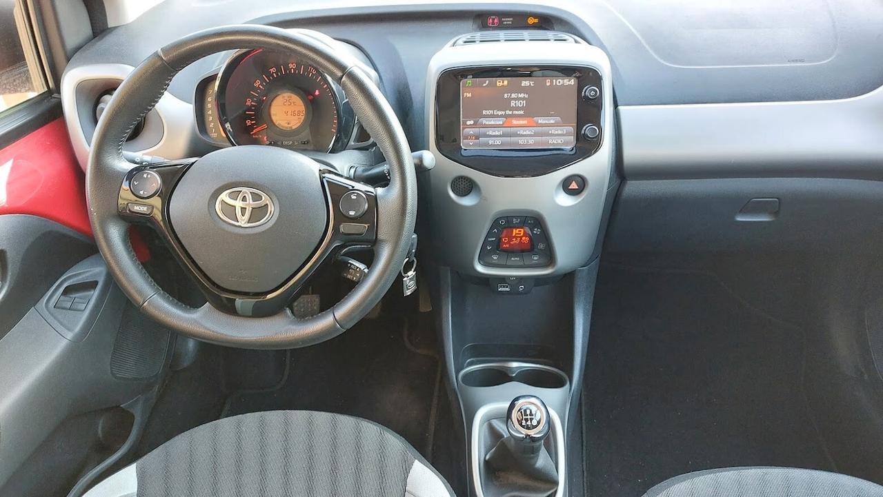 Toyota Aygo 1.0 VVT-i 69 CV 5 porte 2017