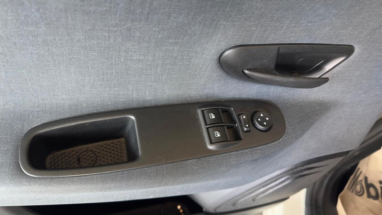 Lancia Ypsilon 1.0 FireFly 5 porte S&S Hybrid Ecochic A. Ferretti