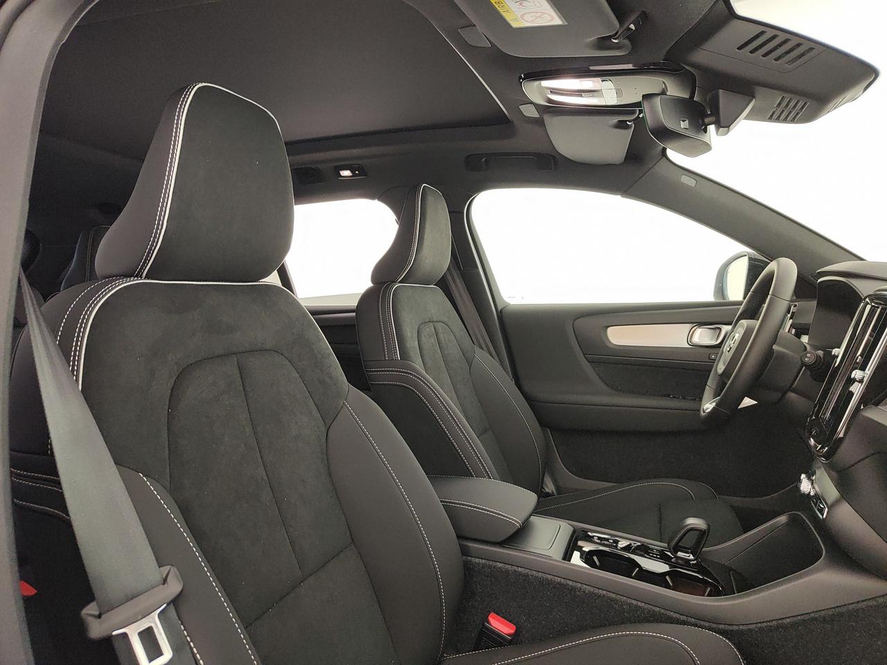 VOLVO XC40 2.0 b3 Ultra Black Edition auto