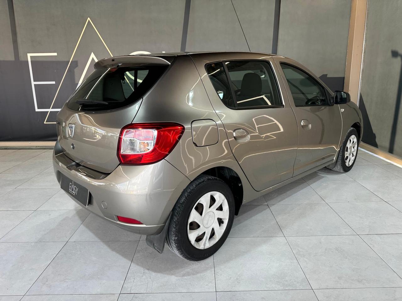 Dacia Sandero 1.2 Laureate Gpl 75cv