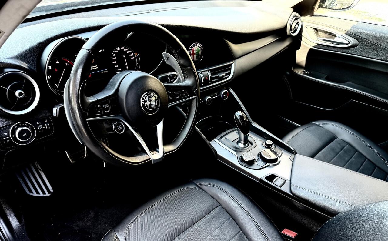 Alfa Romeo Giulia 2.2 Turbodiesel 180 CV AT8 Sport LAUNCH Edition