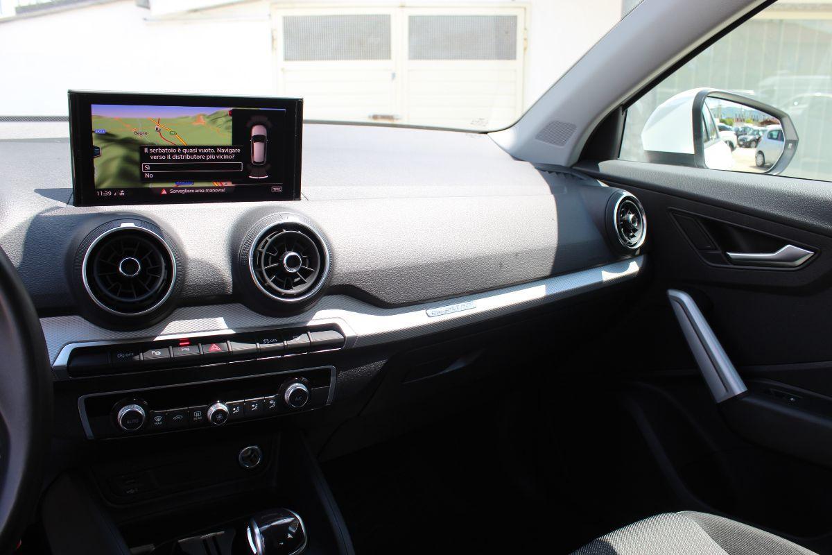 AUDI - Q2 - 35 TDI quattro S tronic Business
