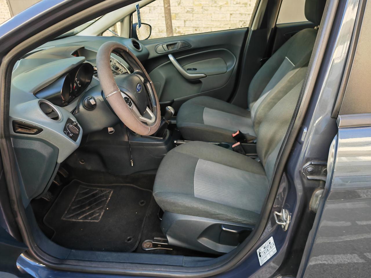 FORD FIESTA 1.4 TDI CV69 KW51 TITANIUM