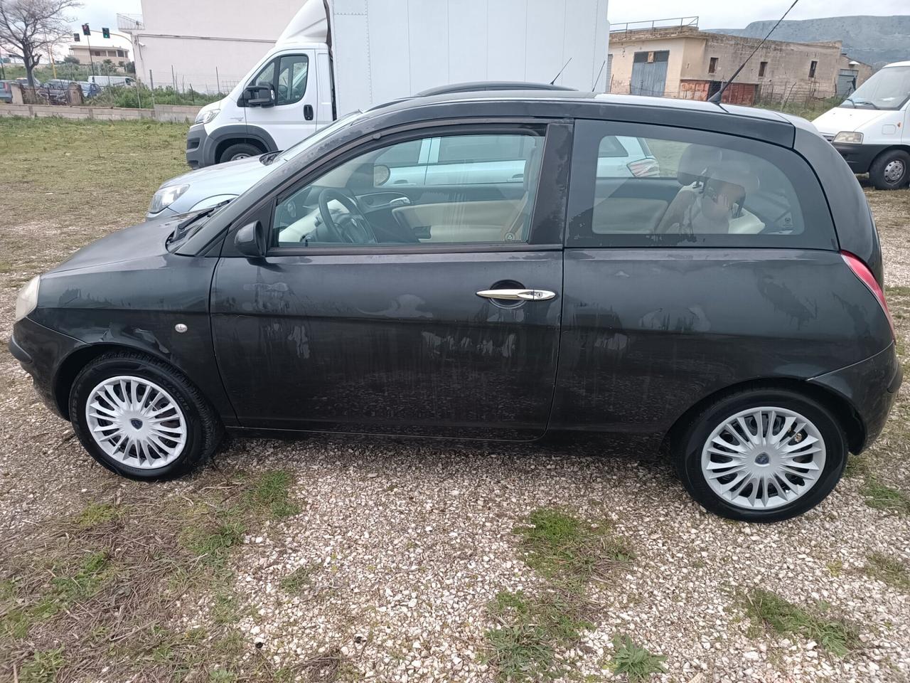 Lancia Ypsilon 1.3 mjt 70 cv diesel