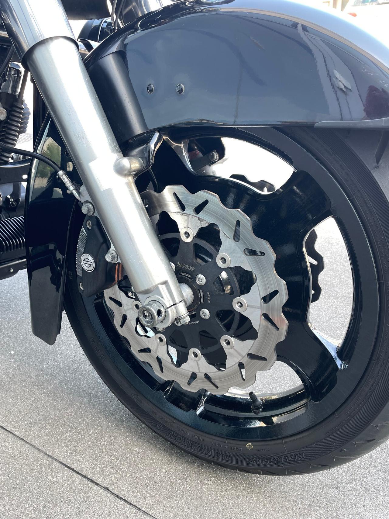 Harley-davidson Touring Street Glide Twin Cam 96 Six Speed con molti accessori sosp.Ohlins