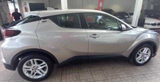 TOYOTA C-HR 1.8 Hybrid E-CVT Business