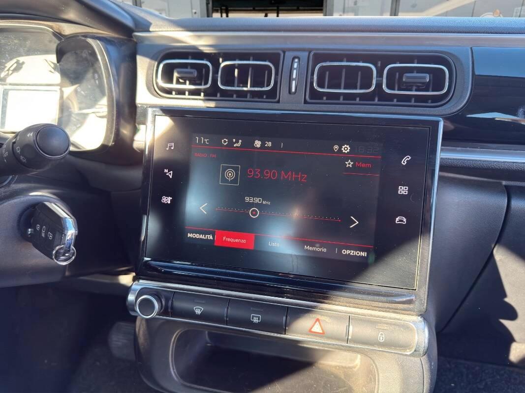 Citroen C3 1.2 puretech Shine s&s 110cv eat6 Con CARPLAY