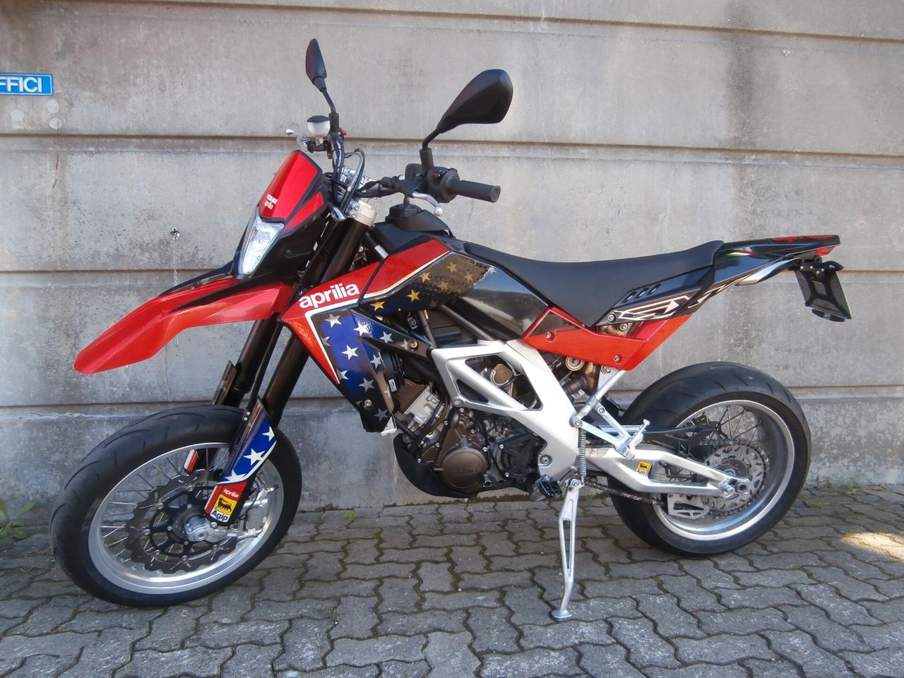 Aprilia SXV 450 (2007 - 14) passaggio incluso.