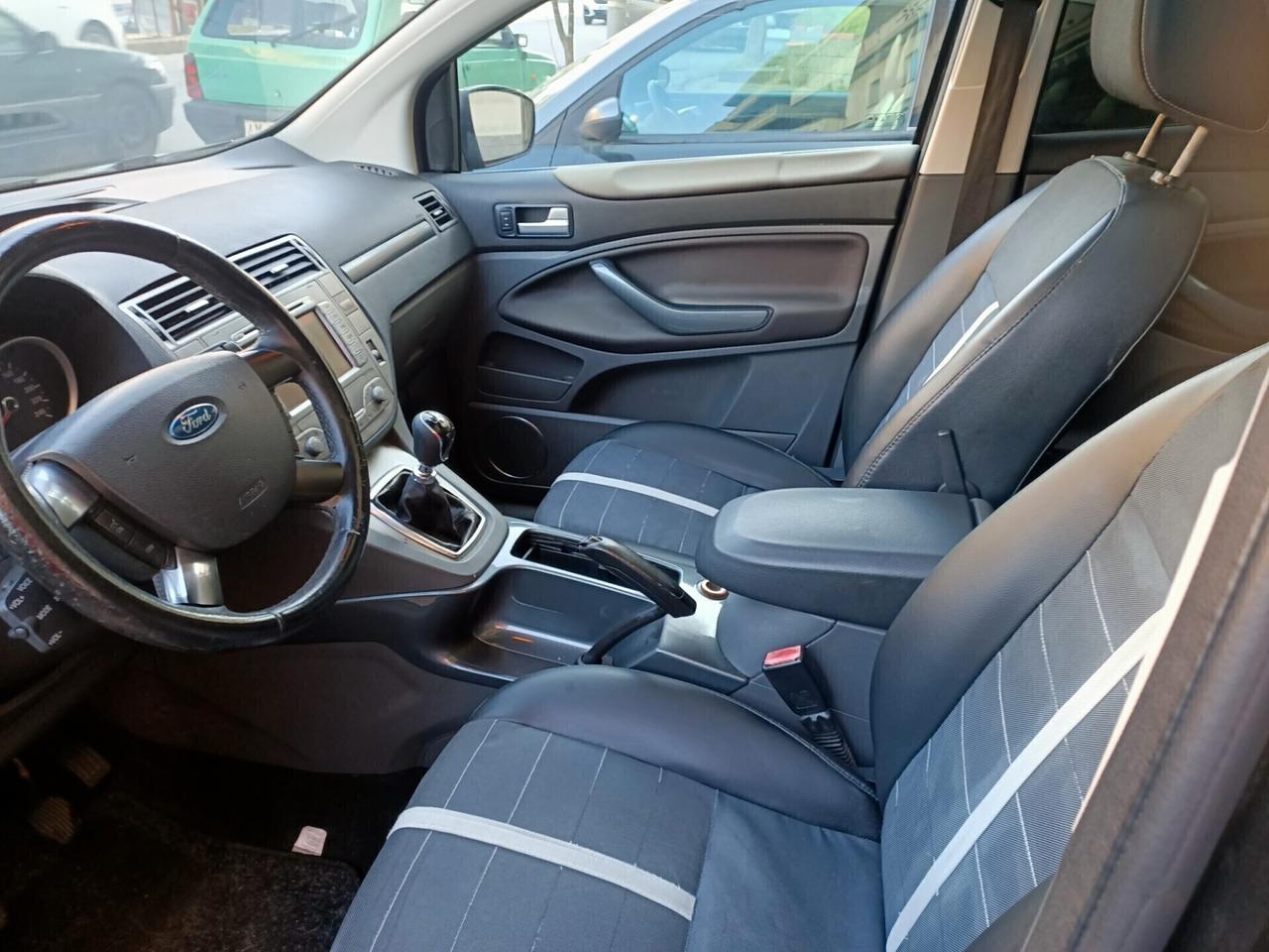 Ford Kuga 2.0 TDCi 136 CV tagliandata con distribuzione effettuata 2009 tetto panoramico