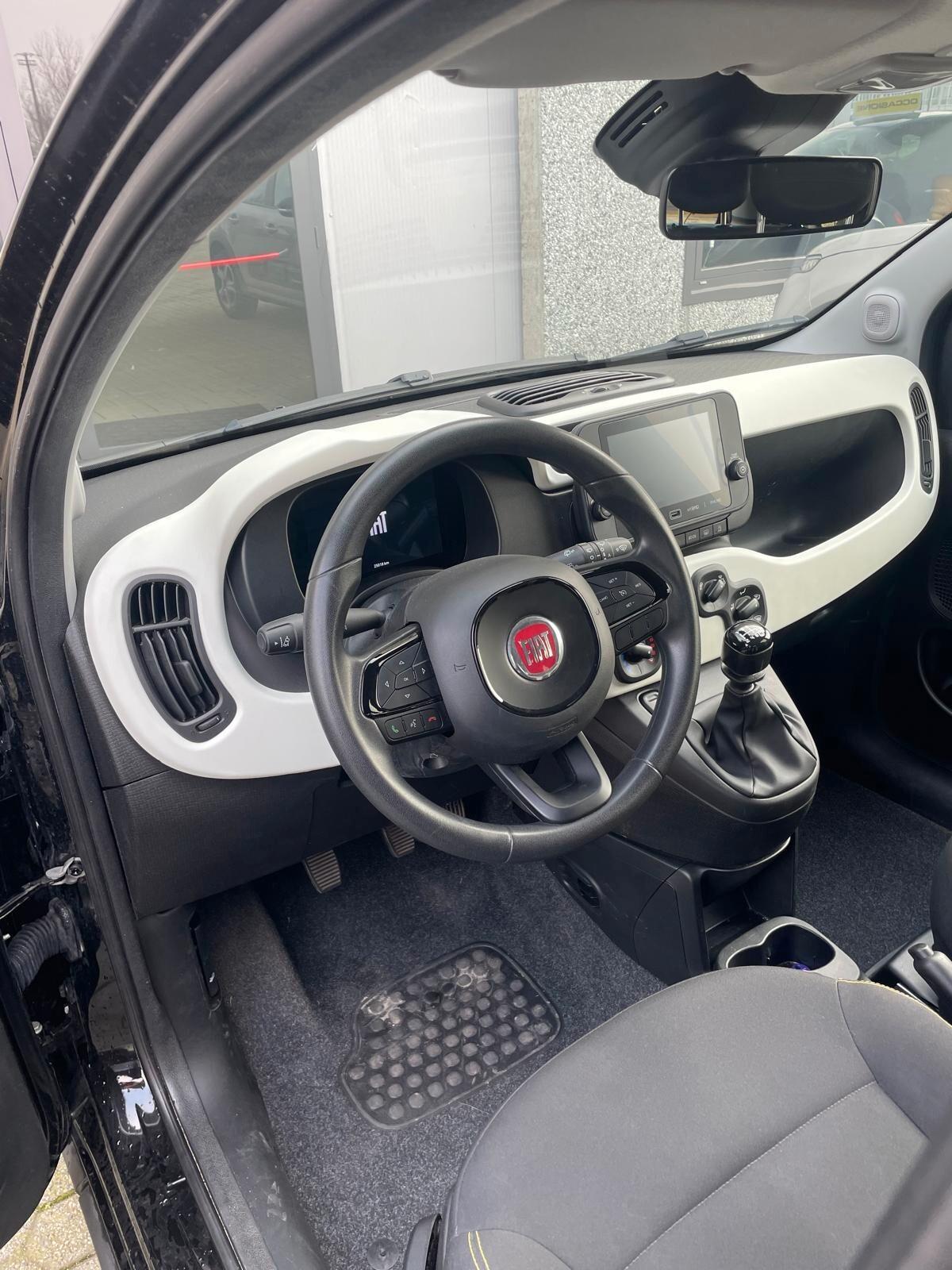 Fiat Panda Pandina 1.0 Hybrid