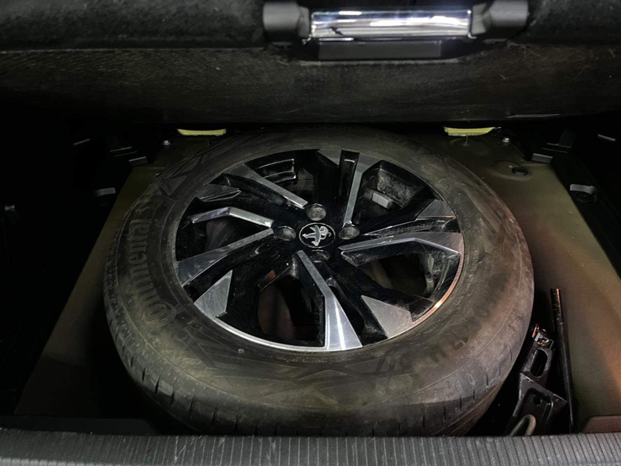 Peugeot 2008 BlueHDi 130 S&S EAT8 Allure