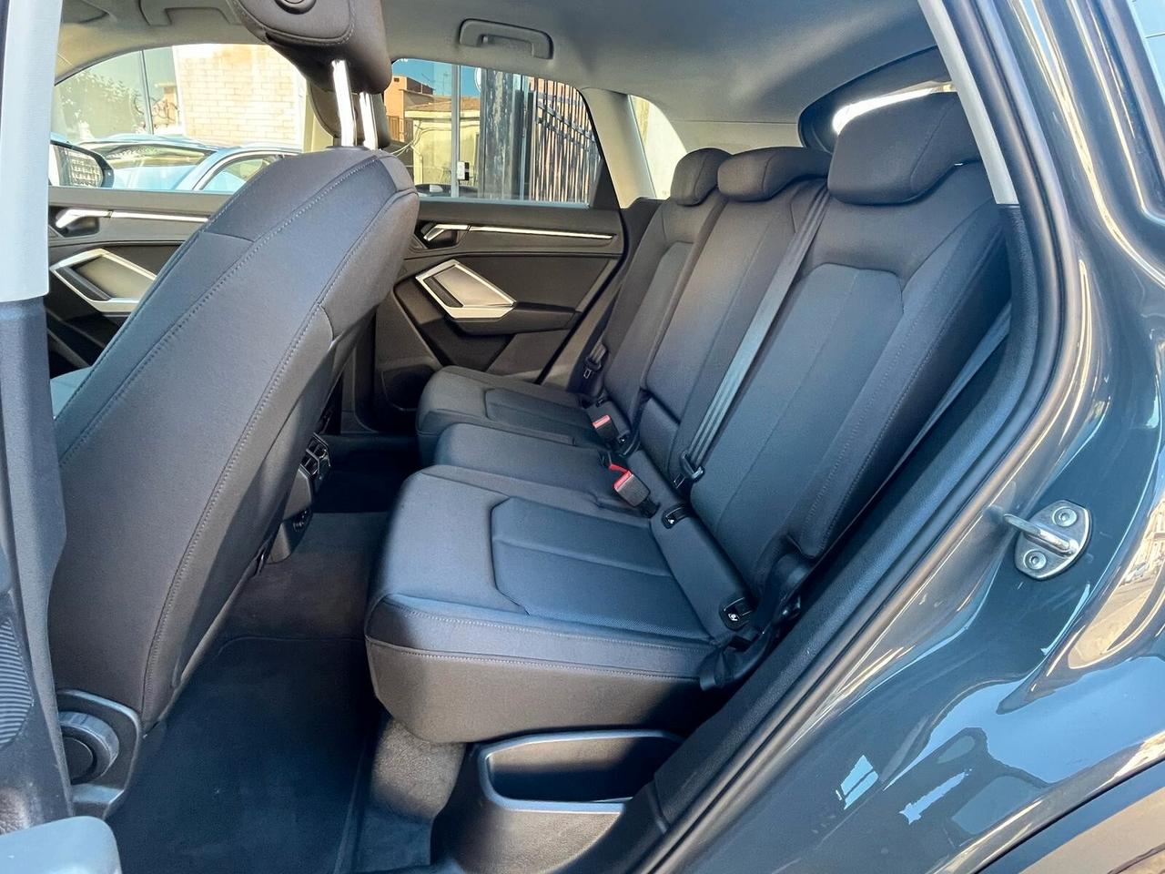 Audi Q3 35 2.0 TDI S-TRONIC BUSINESS ADVANCED
