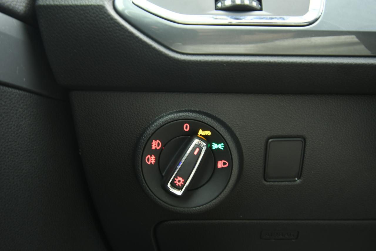 SEAT Ateca 1.6 tdi Business dsg NEOPATENTATI+CAMERA+ACC