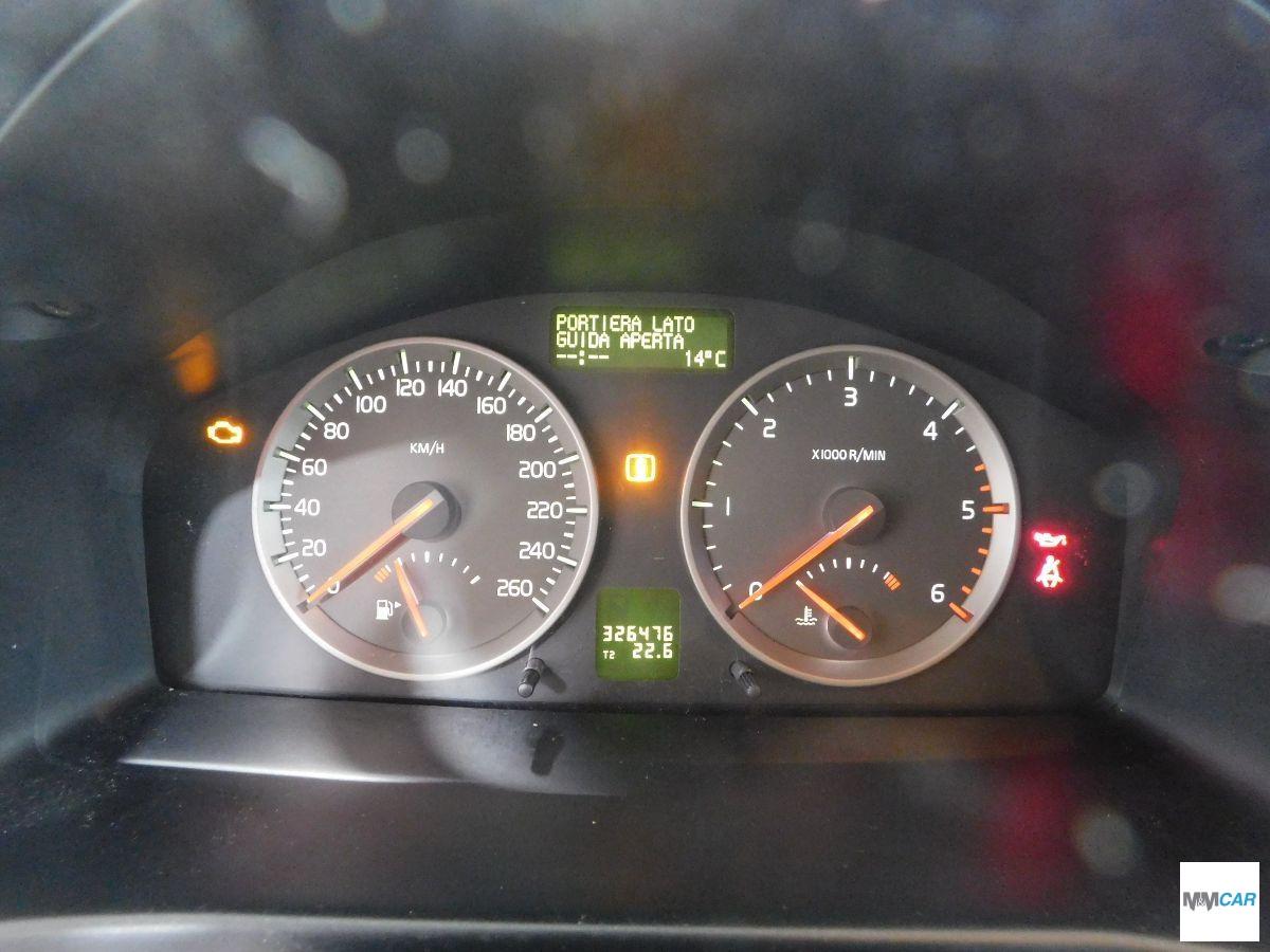 VOLVO - S40 - 2.0 D Momentum