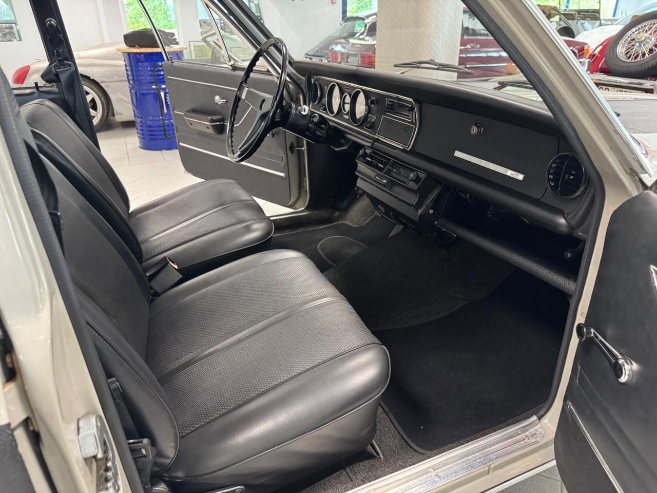 Opel Rekord 1.9 C Lusso Automatic/Clima
