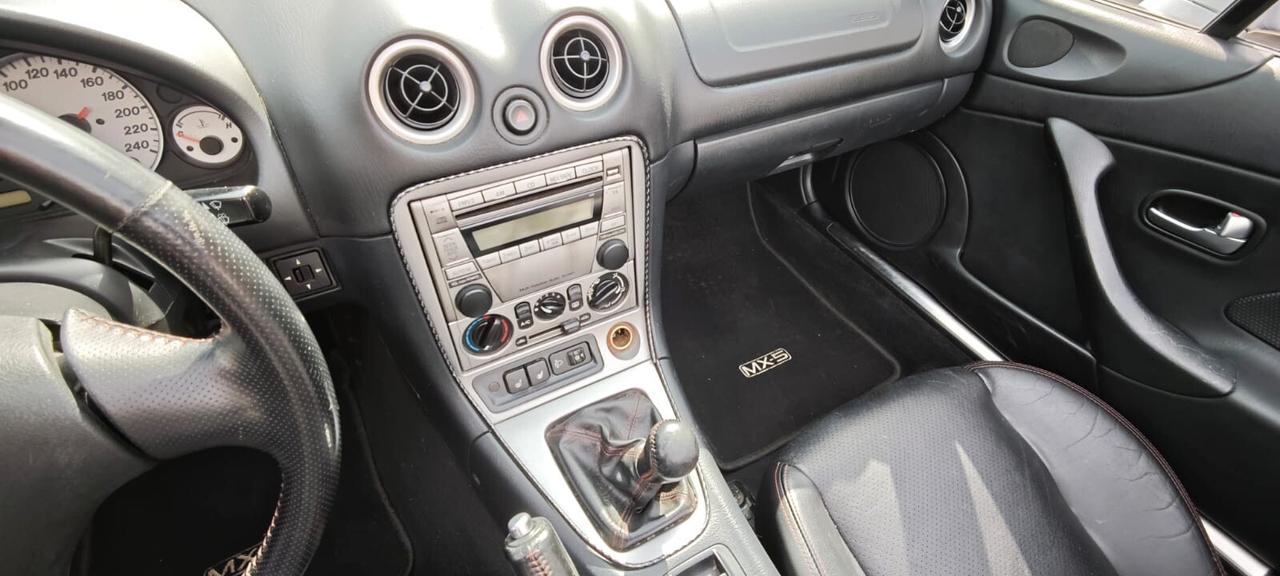 Mazda MX-5 1.6i 16V cat Rainbow