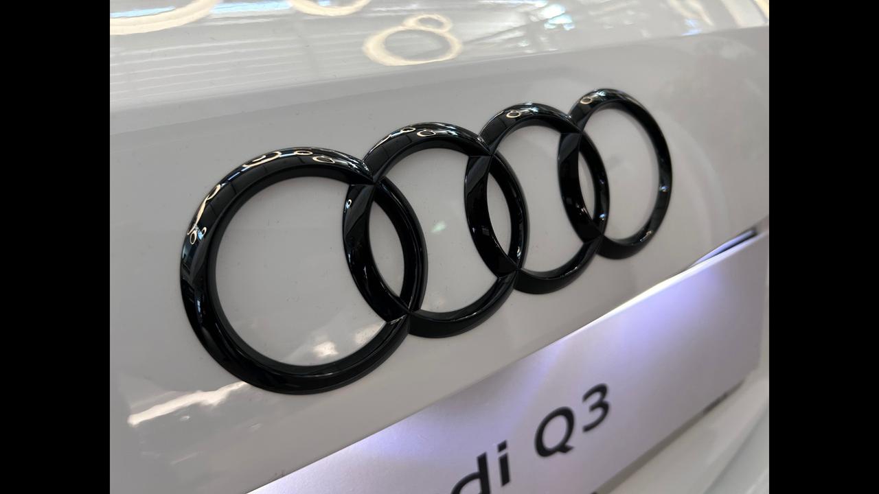 Audi Q3 45 TFSI E S TRONIC