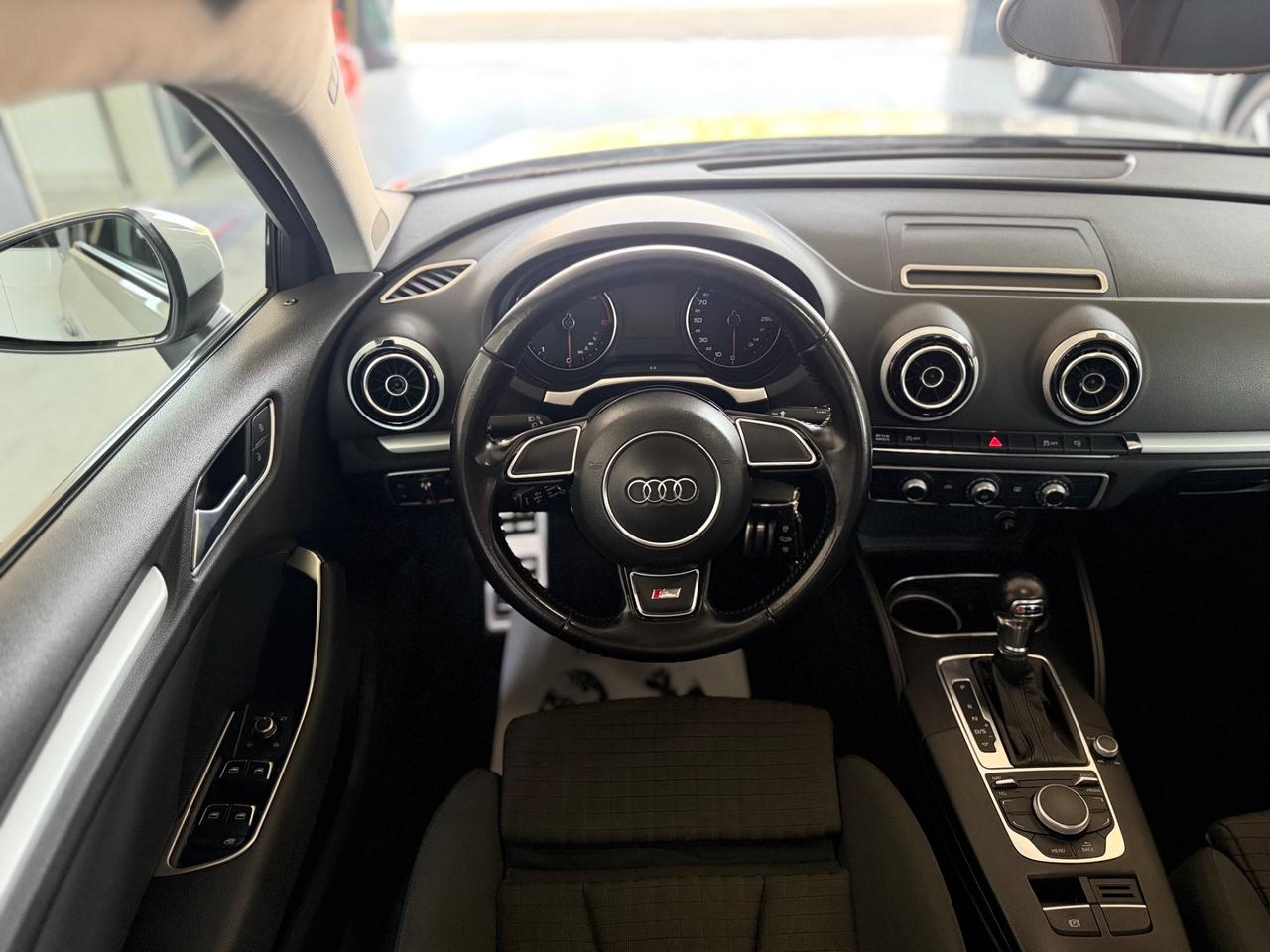 Audi A3 1.6 TDI S tronic Ambition NEOPATENTATI