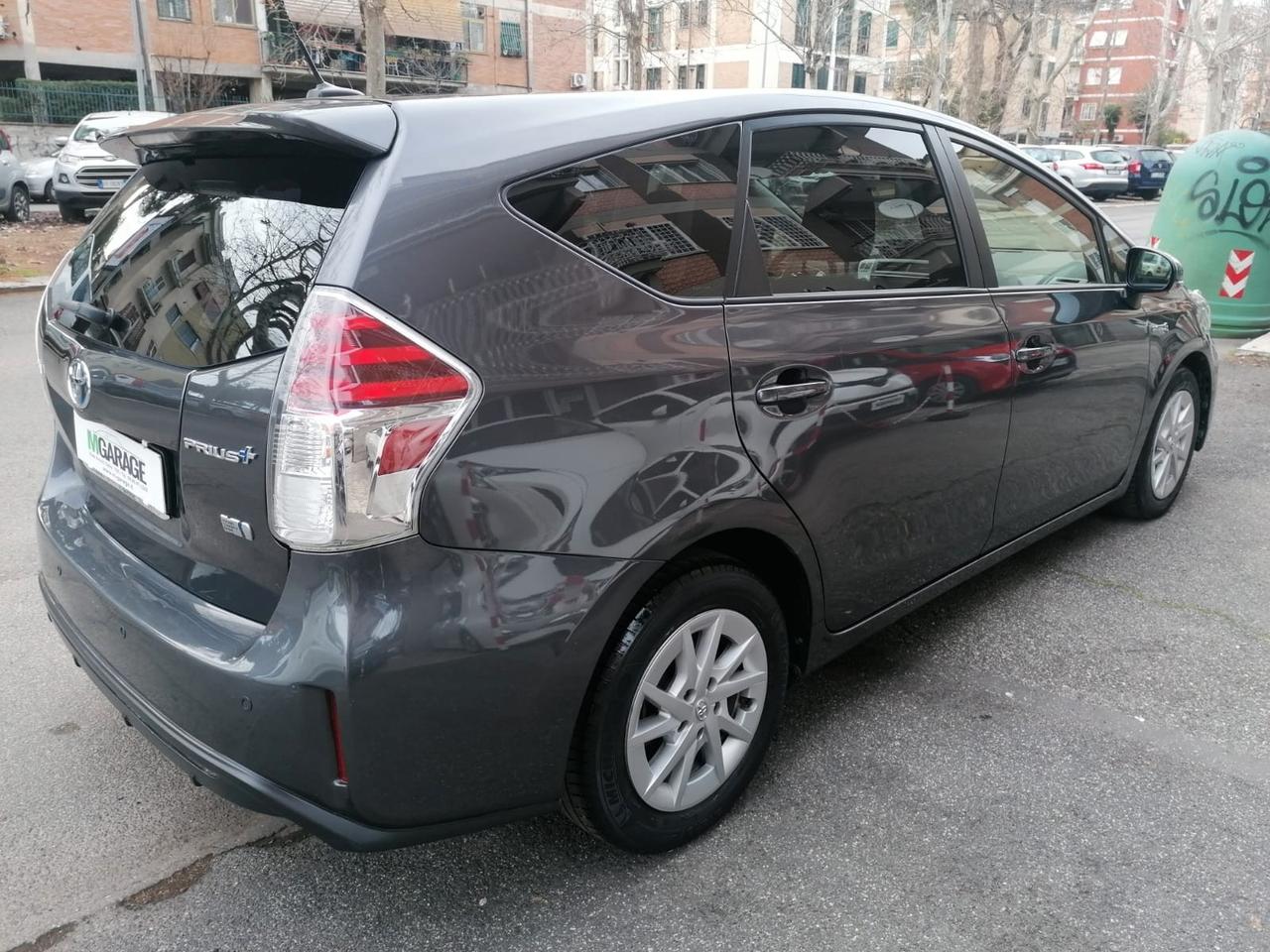 Toyota Prius + 1.8 Hybrid Lounge